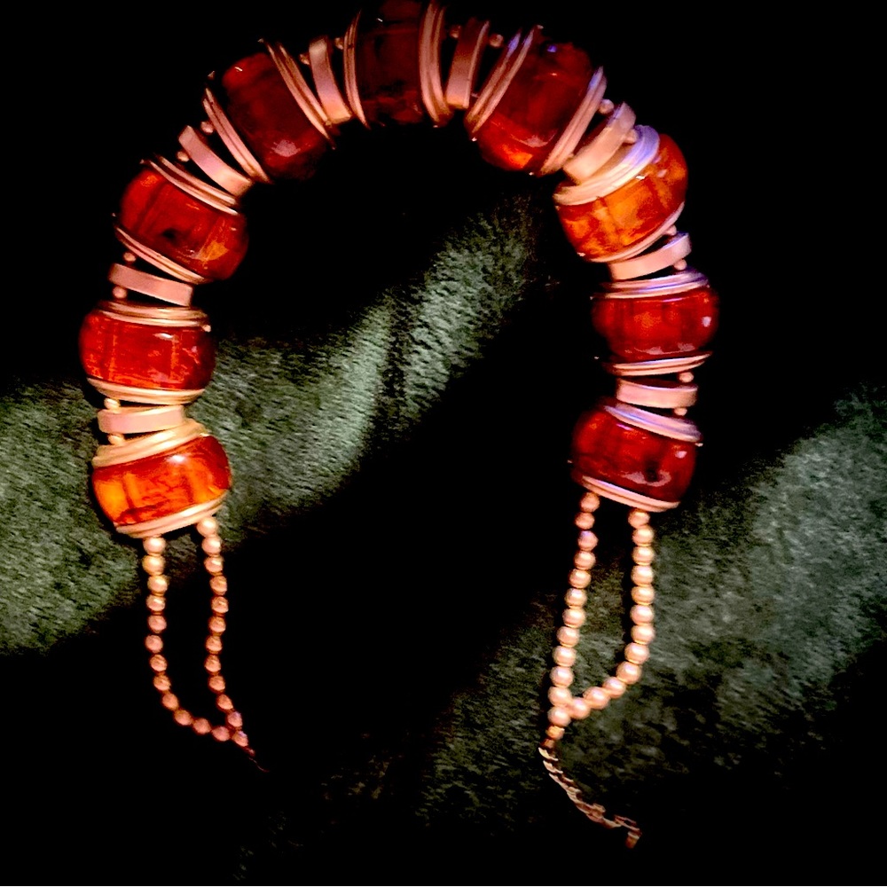 Gold/amber necklace